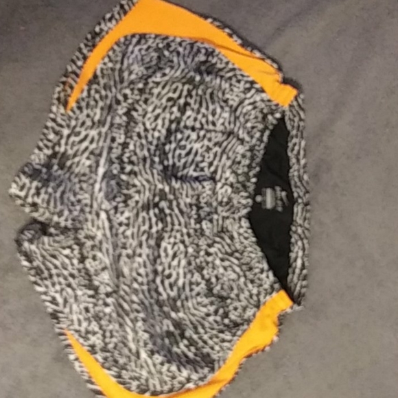 Shorts - Picture 3 of 3